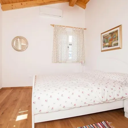 Nika Villa