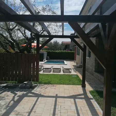 Nika Villa *
